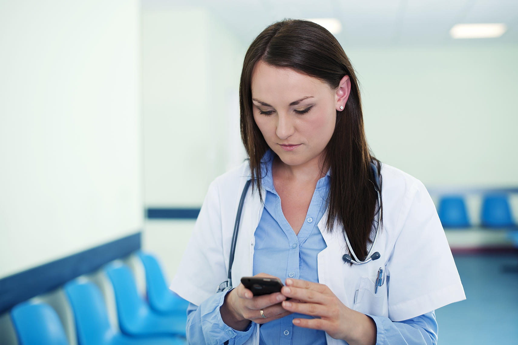 top-5-ways-to-use-sms-broadcast-in-the-healthcare-industry
